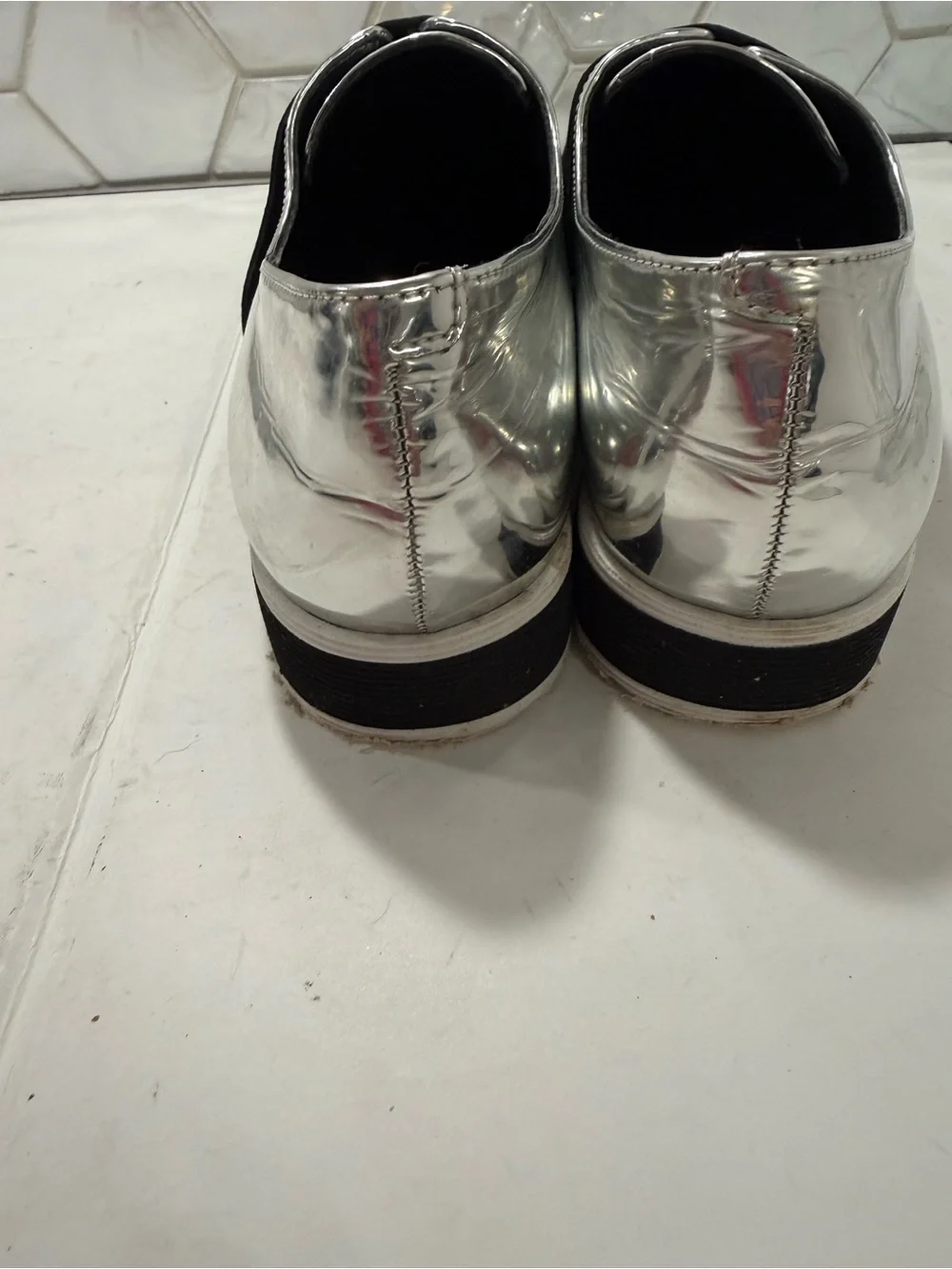 Karl Lagerfeld Paris Kristi 3 Chrome Metallic Silver Black Slip On Shoes Sz 7.5